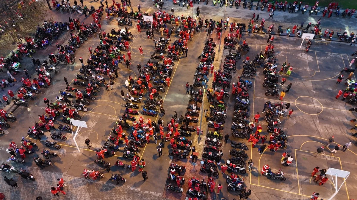 Vista aérea de las motos reunidas en el Recinto Ferial durante la edición de 2025